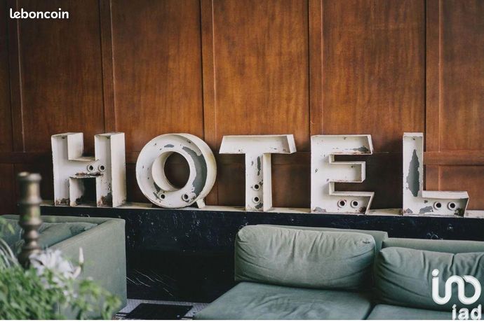 360m² Commercial property in Fleurines, France No. 314911