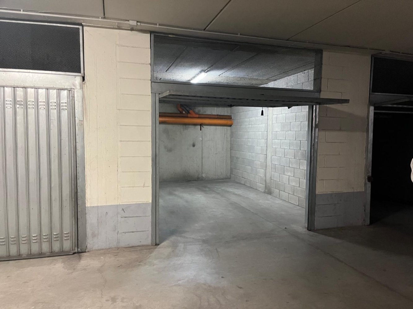 25m² Garage in Milan, Italy No. 285972