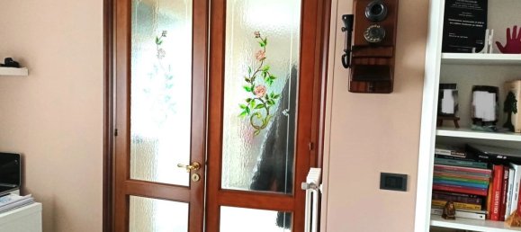 3-salle Appartement à Bari, Italy No. 33862 13