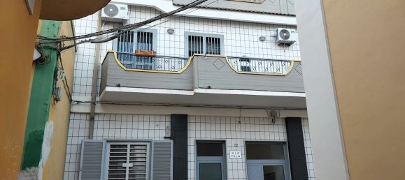 3-salle Appartement à Bari, Italy No. 33862 12