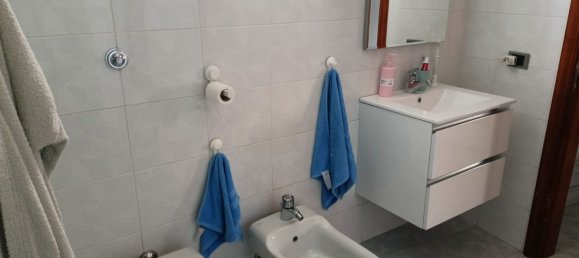 3-salle Appartement à Bari, Italy No. 33862 9