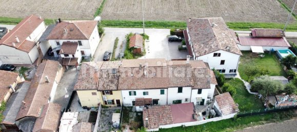 2 Schlafzimmer Haus in Imola, Italy, Nr. 327484 5