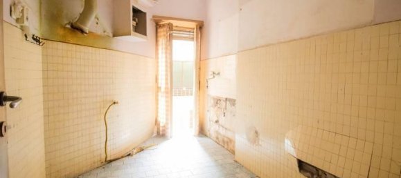 Квартира с 4 комнатами в Рим, Италия № 28219 10