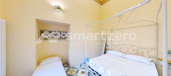 7 rooms Apartment in Naples, Italy No. 144021 28