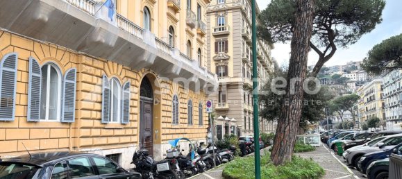 7 rooms Apartment in Naples, Italy No. 144021 2