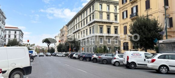 7 rooms Apartment in Naples, Italy No. 144021 49