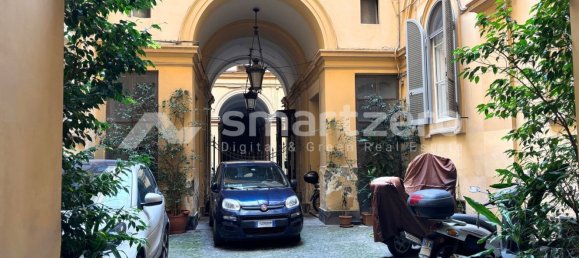 7 rooms Apartment in Naples, Italy No. 144021 4