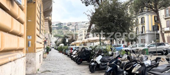 7 rooms Apartment in Naples, Italy No. 144021 50