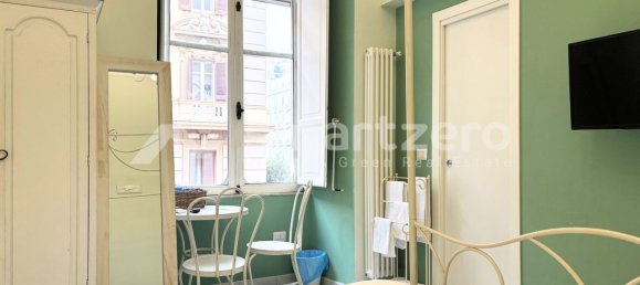 7 rooms Apartment in Naples, Italy No. 144021 23