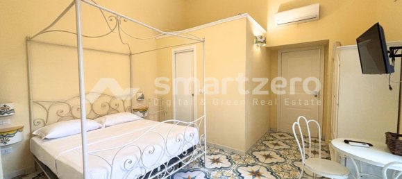 7 rooms Apartment in Naples, Italy No. 144021 26