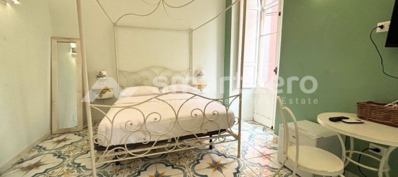 7 rooms Apartment in Naples, Italy No. 144021 30