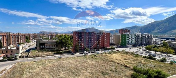 2 bedrooms Apartment in Palermo, Italy No. 104891 2