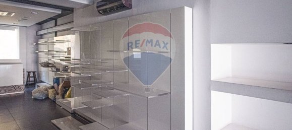 215m² Commercial property in Ragusa, Italy No. 138503 3