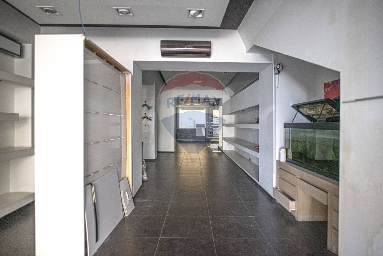 215m² Commercial property in Ragusa, Italy No. 138503