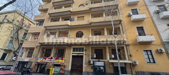5 bedrooms Apartment in Catania, Italy No. 112832 2