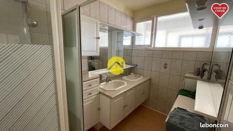 Apartamento de 2 dormitorios en Bourges, France No. 282067