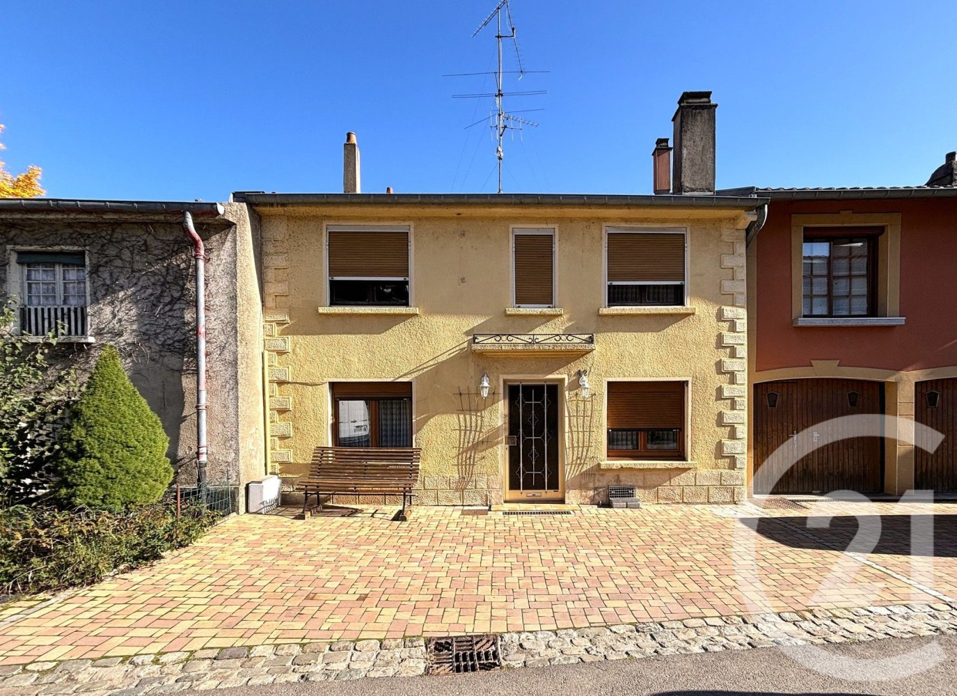 Casa de 5 dormitorios en Cattenom, France No. 157643