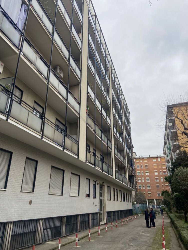 Apartamento de 2 habitaciónes en Milan, Italy No. 241167