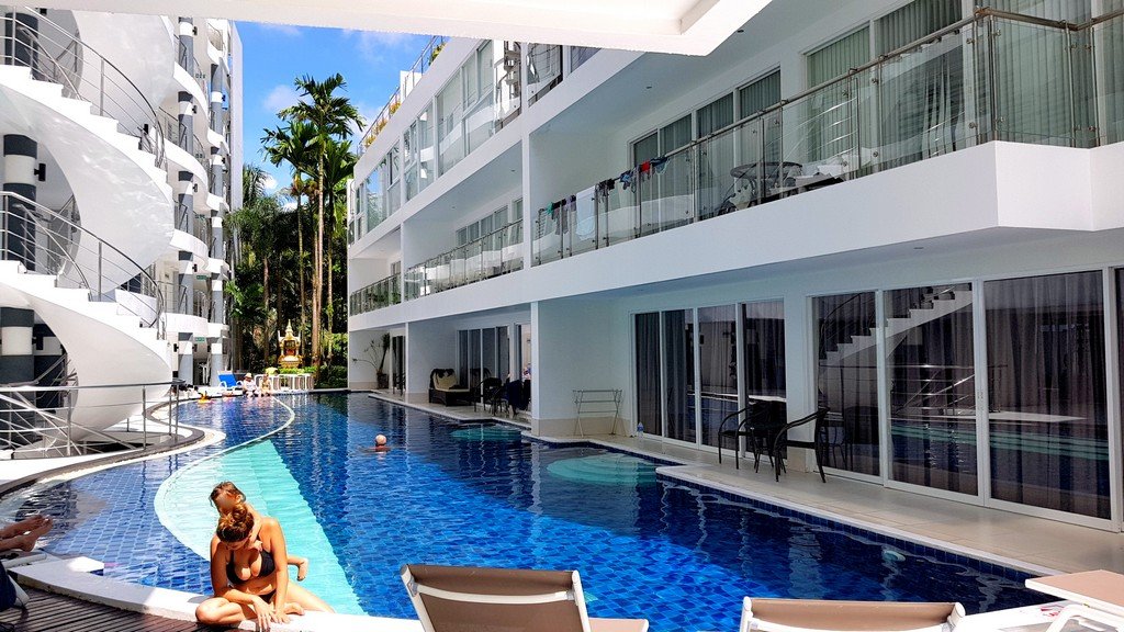 2 bedrooms Apartment in Karon, Thailand No. 8097