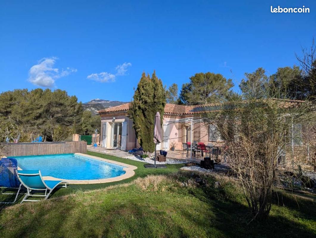 6 bedrooms House in Cuges-les-Pins, France No. 197718