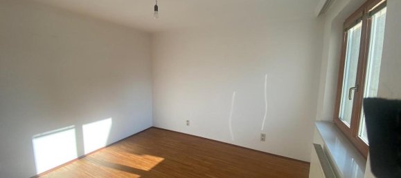 2-salle Appartement à St. Polten, Austria No. 201291 10