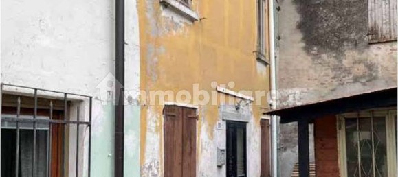 1 bedroom Apartment in Magnacavallo, Italy No. 265032 2