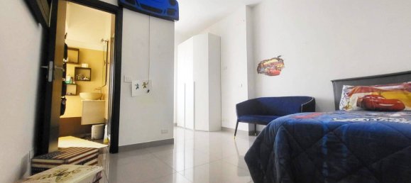 2 bedrooms Apartment in Milan, Italy No. 265230 24