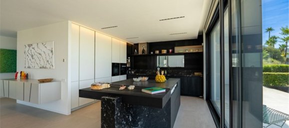 6 bedrooms Villa in La Quinta, Spain No. 58541 19