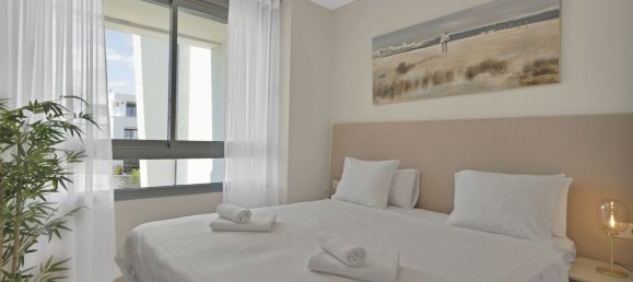 Apartamento de 3 dormitorios en Estepona, Spain No. 135012 9