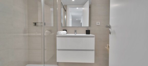 Apartamento de 3 dormitorios en Estepona, Spain No. 135012 12