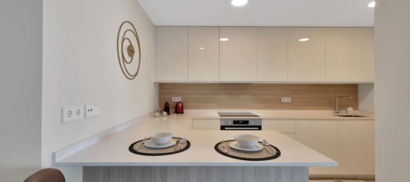 Apartamento de 3 dormitorios en Estepona, Spain No. 135012 7