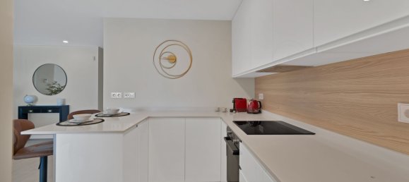 Apartamento de 3 dormitorios en Estepona, Spain No. 135012 6