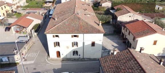 6 rooms Apartment in Illasi, Italy No. 128429 2