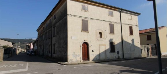 6 rooms Apartment in Illasi, Italy No. 128429 3
