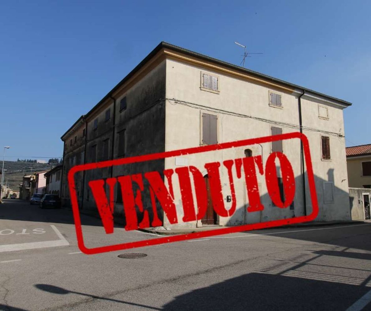 6 rooms Apartment in Illasi, Italy No. 128429