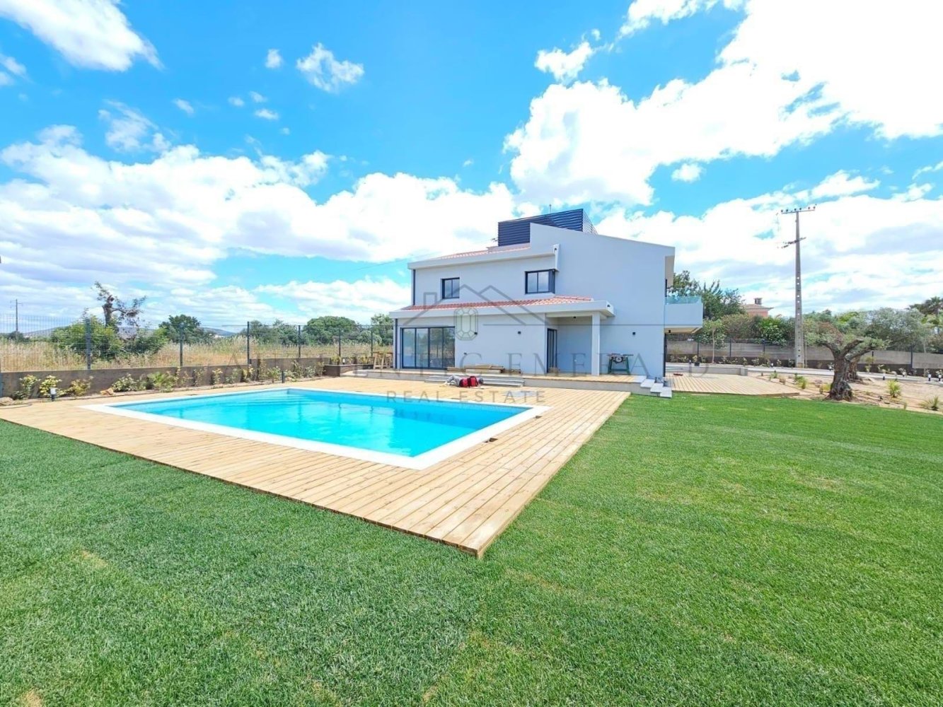 7 bedrooms Villa in Quarteira, Portugal No. 31936