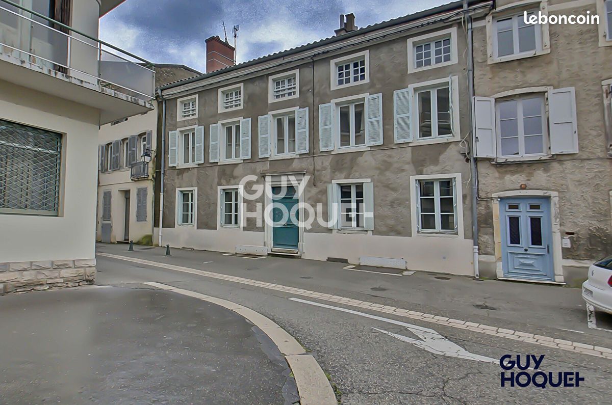 Casa de 9 dormitorios en Bourg-en-Bresse, France No. 269871