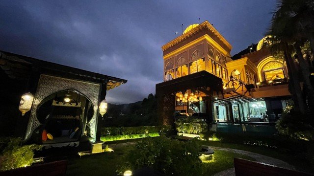 5 bedrooms Villa in Karon, Thailand No. 12520