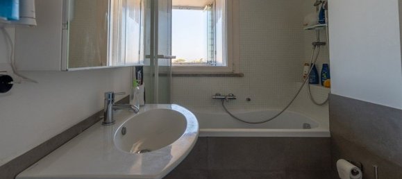 Apartamento de 2 habitaciónes en Rome, Italy No. 8721 22