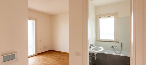 Apartamento de 2 habitaciónes en Rome, Italy No. 8721 19