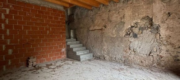 Дом с 4 комнатами в Каино, Италия № 335563 6