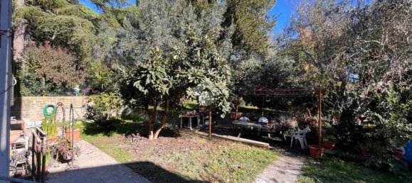 4غرفة شقة في Trevignano Romano, Italy رقم 29591 56