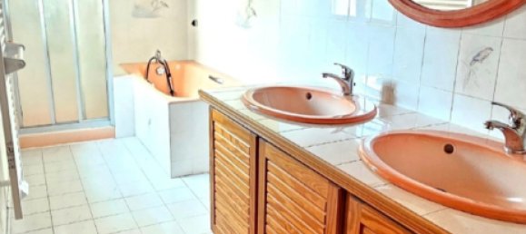 3 bedrooms House in Villedomer, France No. 53192 7