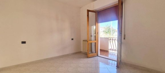 8 rooms Apartment in Penne, Italy No. 36319 14