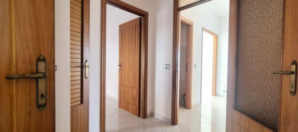 8 rooms Apartment in Penne, Italy No. 36319 13