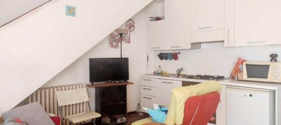 Studio in Parma, Italy No. 39877 6