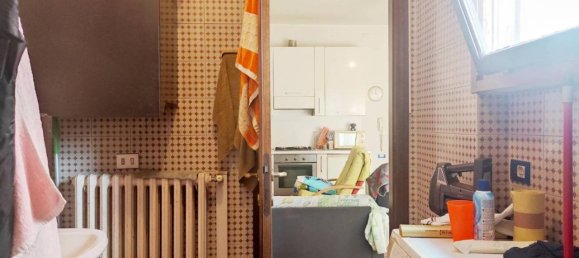 Studio in Parma, Italy No. 39877 10