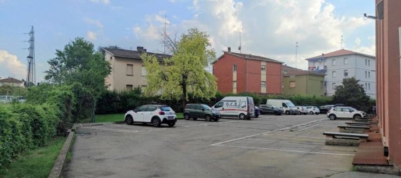 Studio in Parma, Italy No. 39877 2