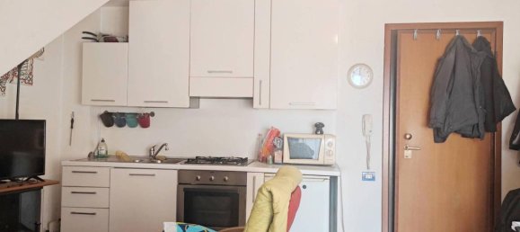 Studio in Parma, Italy No. 39877 5