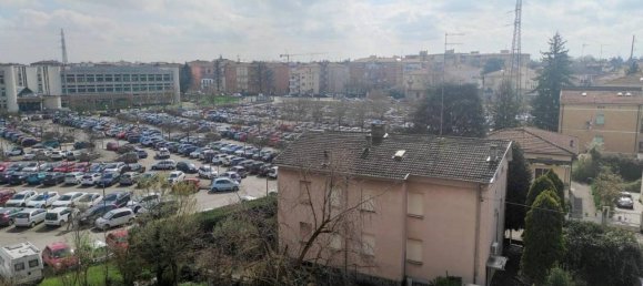 Studio in Parma, Italy No. 39877 8